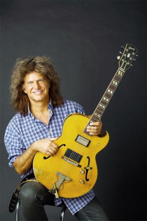 Pat Metheny with his very first jazzbox.